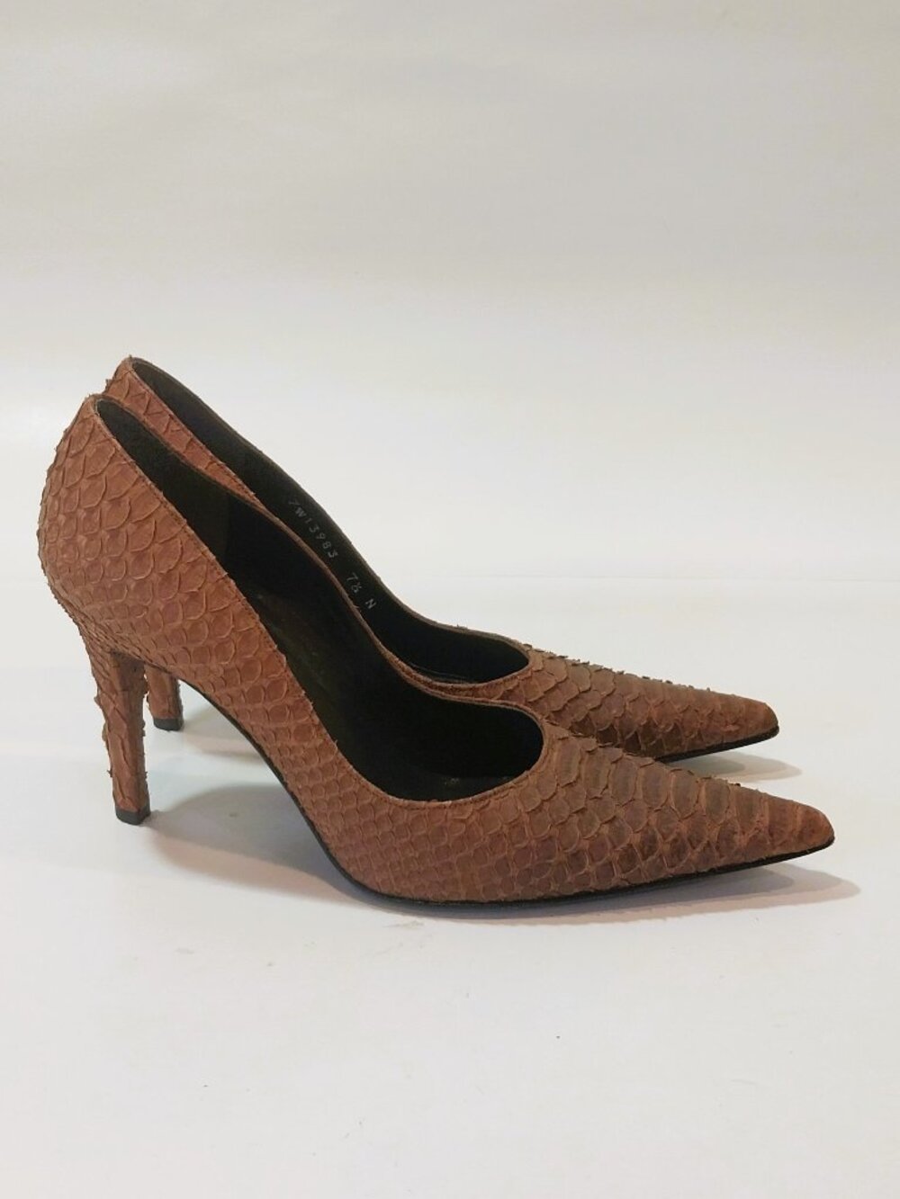 Stuart Weitzman Shoes Heels Womens 7 Brown Tan Snakeskin Leather Designer Pumps.